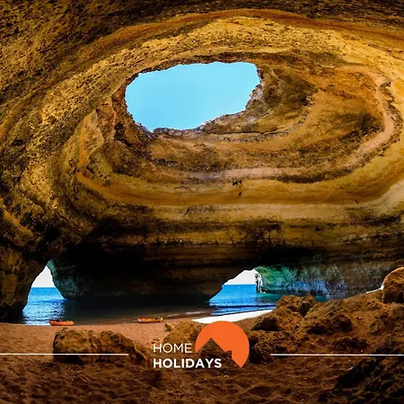 #305 Sea House By Holidays *